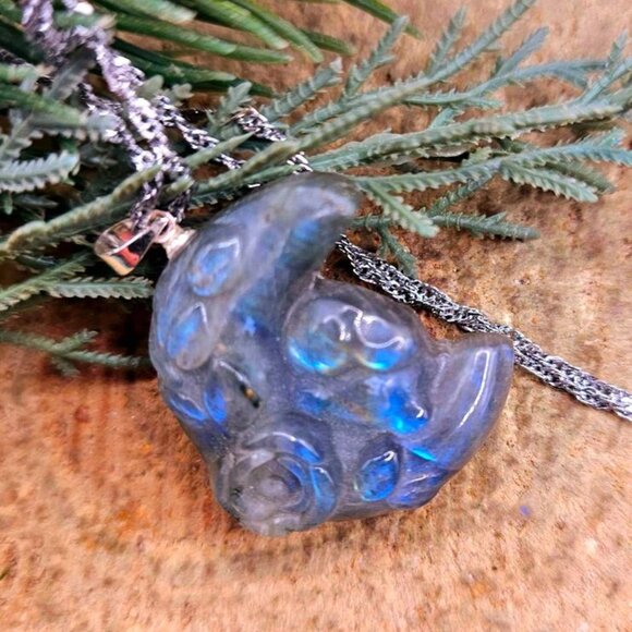 Nature Labradorite Carved Flashy Sleeping Rabbit On  Moon Pendant Necklace - Picture 6 of 10
